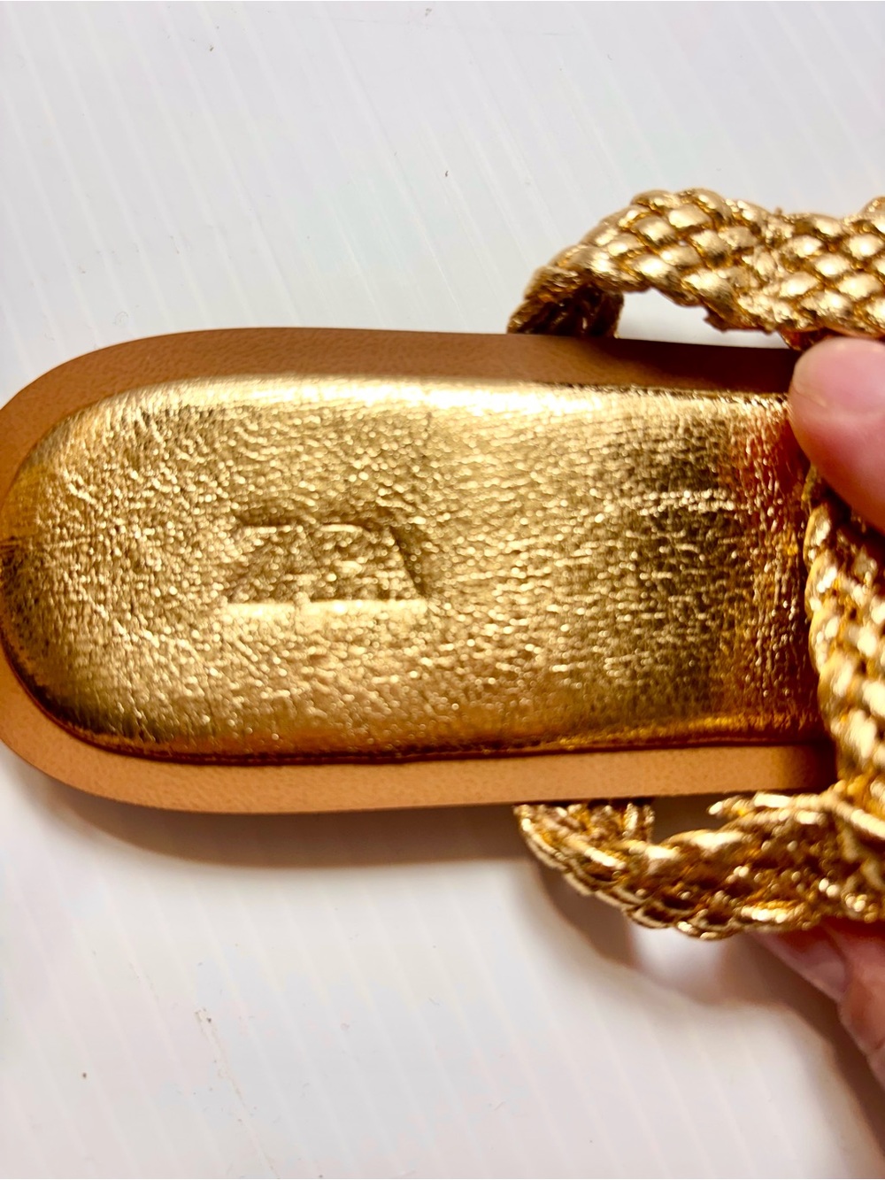 ZARA CUTE GOLD SHOES. - Picture 6 of 8